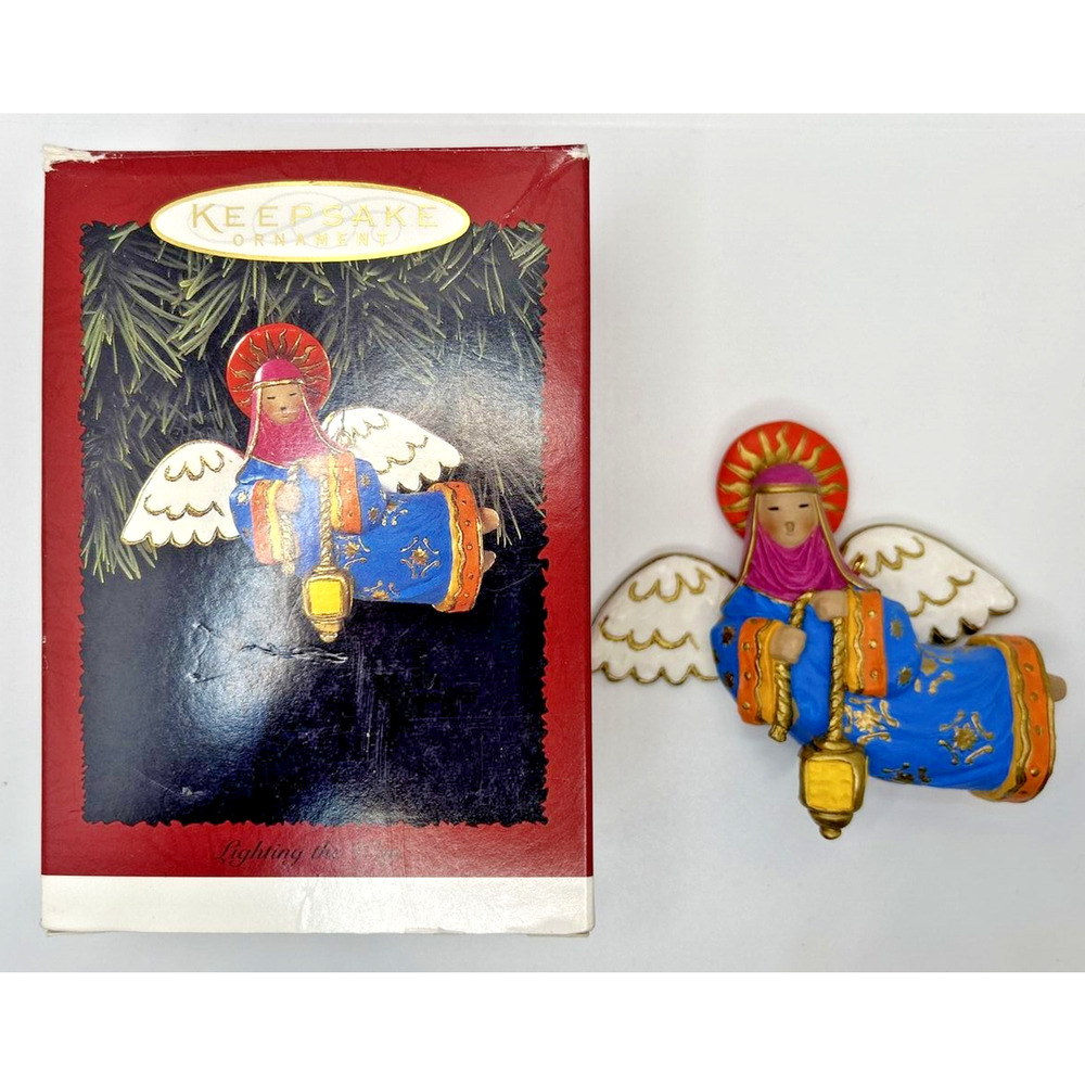 1996‎ Hallmark Lighting the Way Keepsake Ornament U59